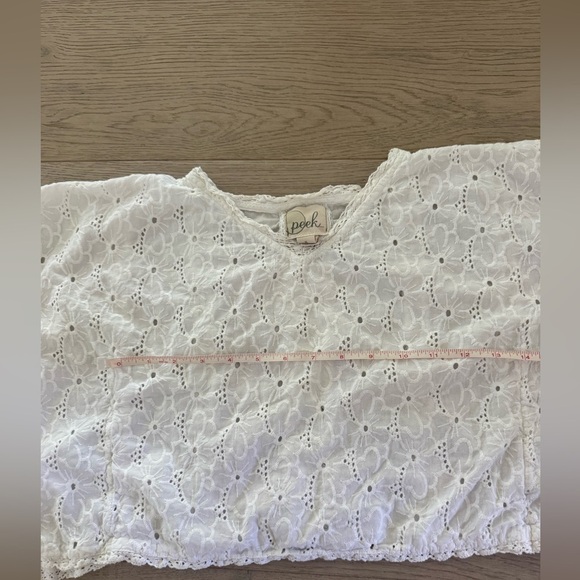 Peek Girls eyelet shirt size small (4/5)
White - Picture 4 of 5